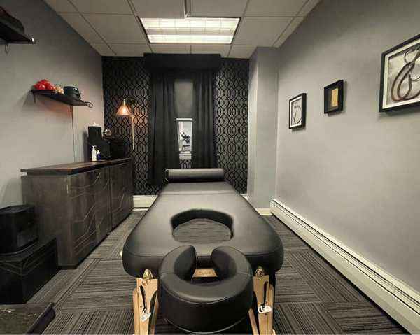 Prenatal massage table