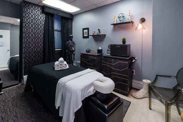 Body Mechanics NYC 34th Street massage therapy space