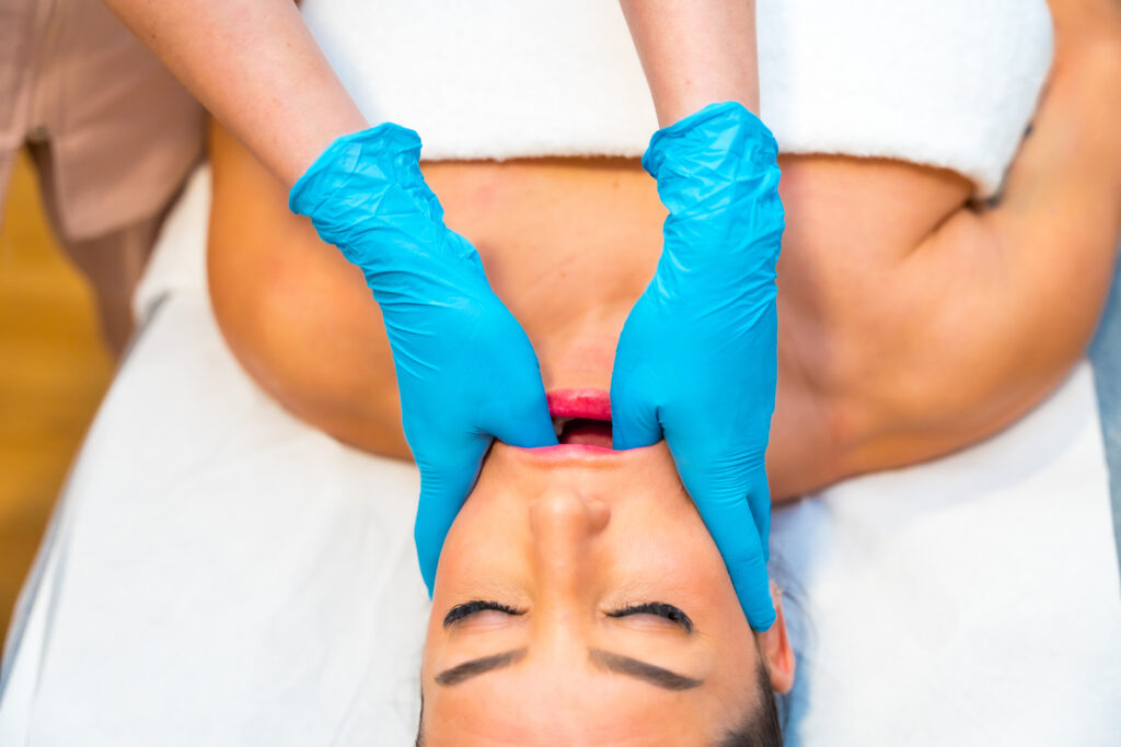 TMD Intra-Oral Massage vs. Buccal Massage: Understanding the Differences for Effective Pain Relief